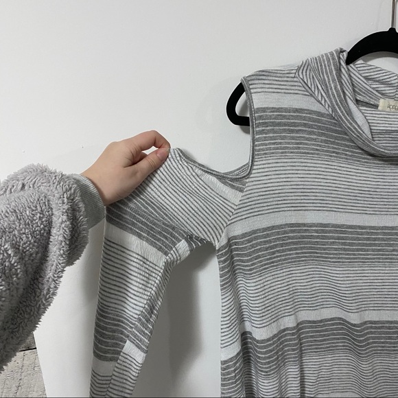 Hopely Long Sleeve Cold Shoulder Striped Grey Top - Picture 5 of 7